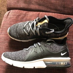 NIKE WOMENS Air Max Sequent 3 Running
